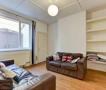 6 bedroom house to rent - Photo 2