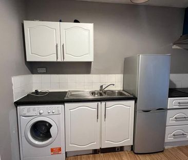 2 bedroom flat to rent - Photo 6