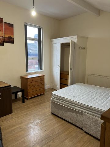 4 bedroom flat to rent - Photo 5