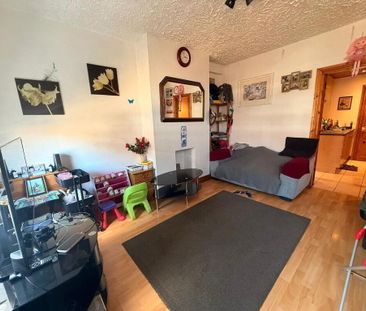 9 Ebor Parade, Belfast, BT12 6NS - Photo 3
