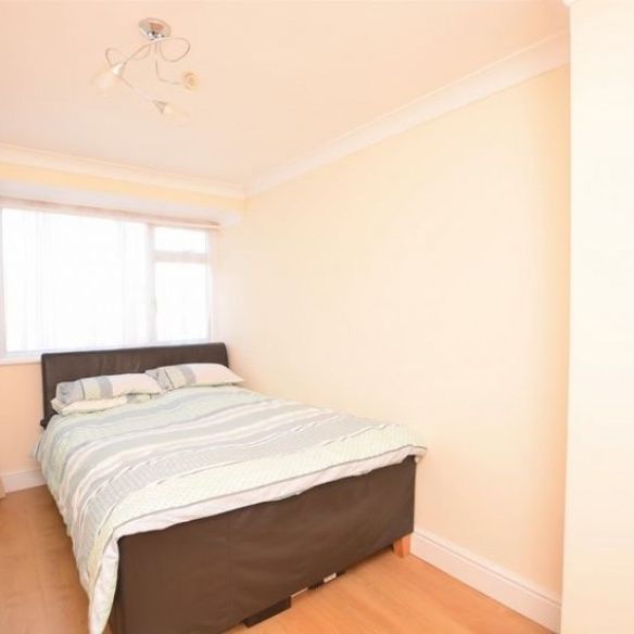 The Green, Chalvey, Slough,SL1 - Photo 1