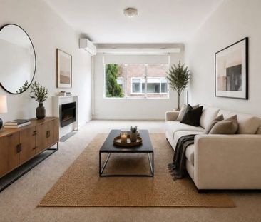 Spacious Top Floor Apartment - Photo 2