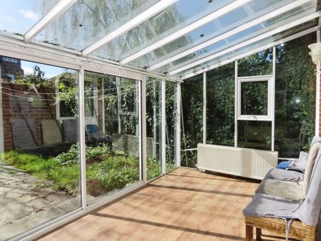 Prescott Close, London, SW16 5LD - Photo 2