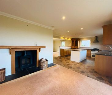 5 bedroom detached house to rent - Photo 2