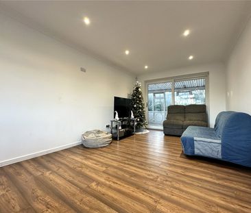 106, Iveson Drive, Leeds, West Yorkshire, LS16 6NL - Photo 2