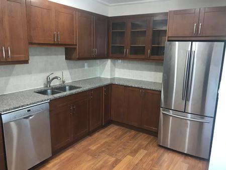 For Lease - 1580 Lancaster Drive Unit# 28, Oakville, Ontario - Photo 2