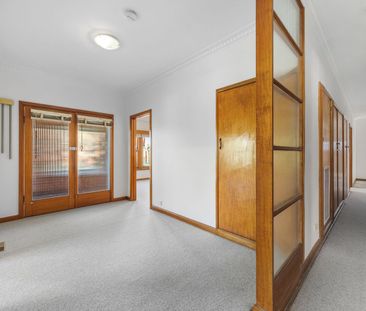 Charming Soldiers Hill Home with Modern Comforts - Photo 2