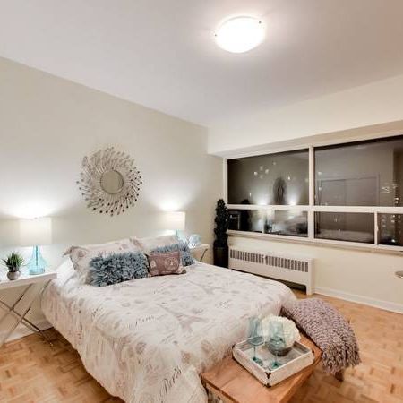 Spacious Renovated Bachelor, 1 & 2BRs: Subway Line - Photo 1