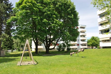 Ihre wundervolle neue Wohnung - in ruhigem Quartier mit hellen Räumen, sonnigem Balkon, Spielplatz - Photo 2