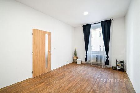 Pronájem bytu 2+kk 70 m², Pobřežní 655, Praha - Фото 3
