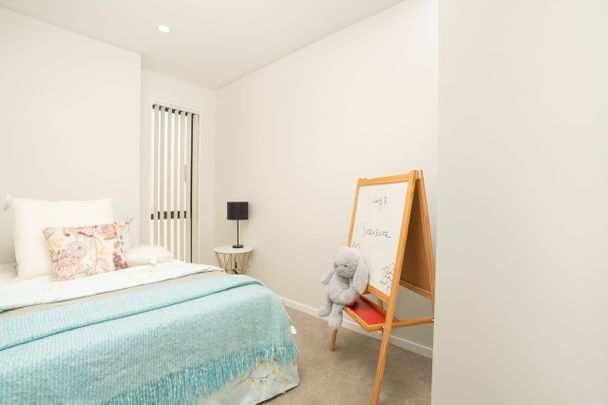 MANGERE BRIDGE, 3 BEDROOMS - Photo 1