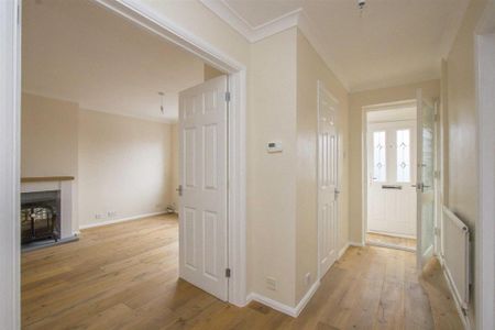 4 bedroom detached house to rent - Photo 4