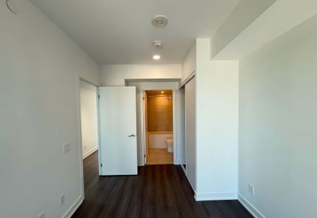 For Lease - 8 Wellesley Street Unit# 4209, Toronto, Ontario - Photo 4