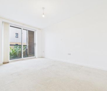 Lime Tree Court, Hardwicke, Gloucester - Photo 2