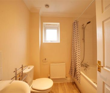 3 bedroom semi-detached house to rent - Photo 6