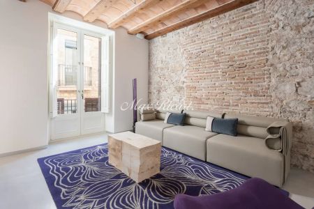 Exclusiva vivienda de diseño en Plaza de Sant Just - Photo 2