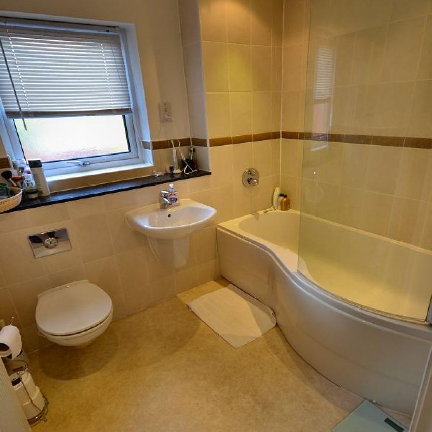 Clearwater Drive, Didsbury - Photo 1