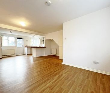 3 bedroom Town house to rent - Photo 4