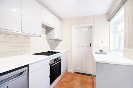 3 bedroom end of terrace house to rent - Photo 5