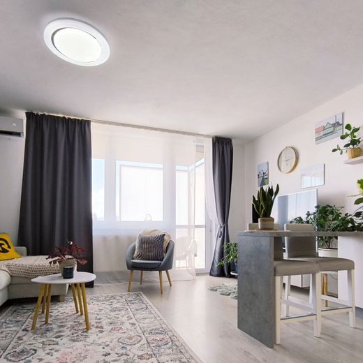 RentHub | Štýlový 1-i byt | balkón, parkovanie, klíma | Slovenský Grob - Photo 1