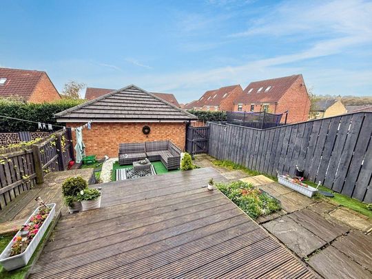 4 bed town house to rent in DH9 - Photo 1