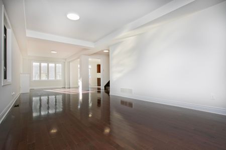 For Lease - 1115 Grainger Trail, Newmarket, Ontario - Photo 4