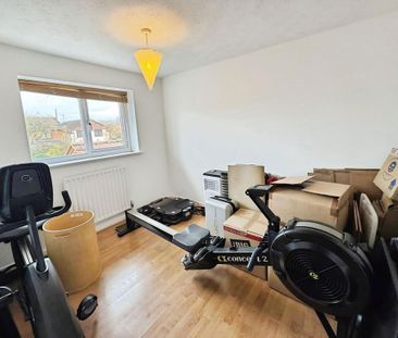 3 bedroom end of terrace house to rent - Photo 4