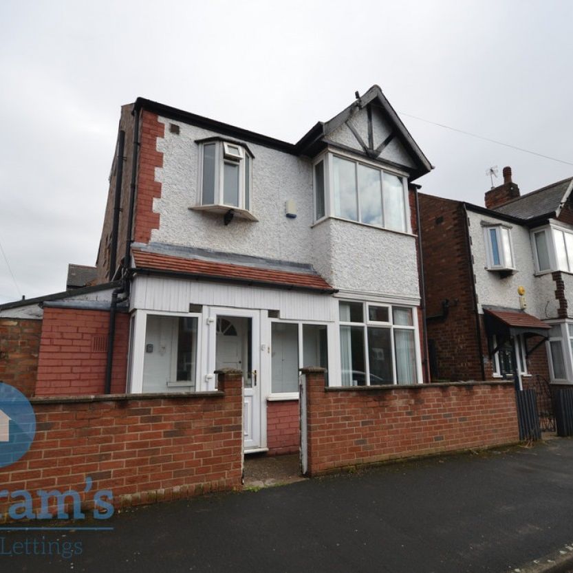 4 bed Semi-Detached House for Rent - Photo 1