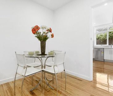 2/62 Walpole Street, Kew VIC 3101 - Photo 3