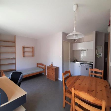 Location Appartement 1 pièce 19m² POITIERS 86000 - Photo 3