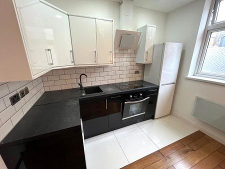 Studio to rent - Photo 2