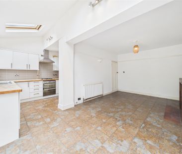 3 bedroom Semi-detached house to rent - Photo 1