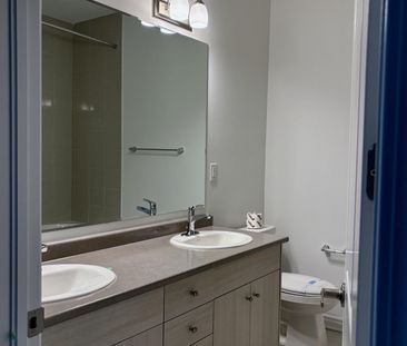 For Lease - 32 Foxley Heights, Barrie, Ontario - Photo 1