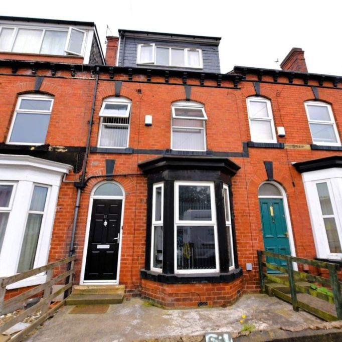 5 bedroom House in Ashville Road, Leeds - Photo 1