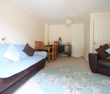 2 bedroom terraced house to rent - Photo 2