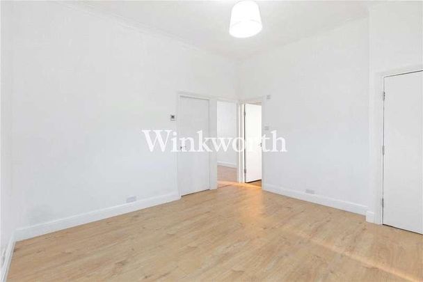 Wightman Road, London, N8 - Photo 1