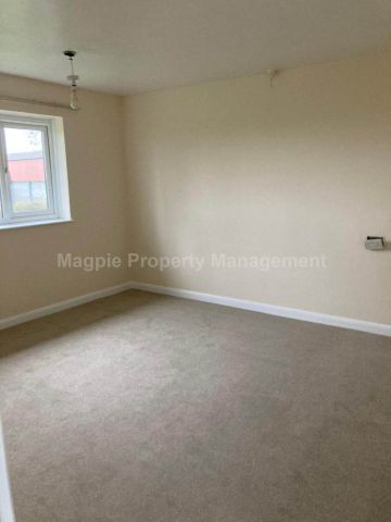 Price £1,395 pcm - Available Now - Unfurnished - Photo 3