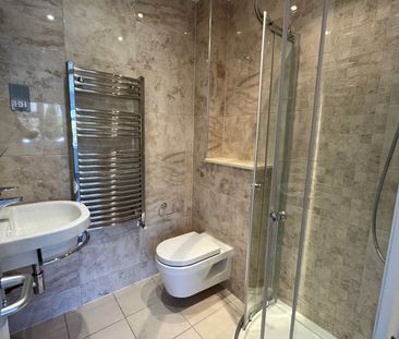 Parkway, Weybridge, Surrey, KT13 - Photo 1