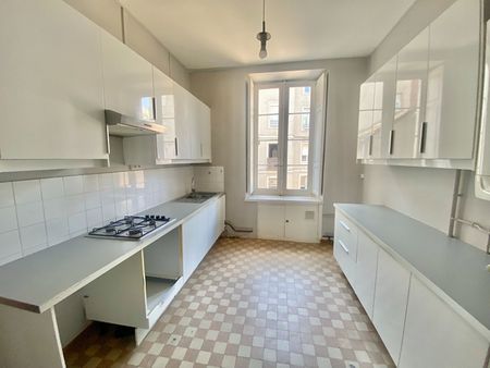 A Louer - Nantes Centre - Grand Appartement 6 Pièces De 175.24 M² - Photo 2