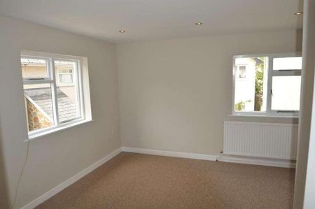 High Street, Cowbridge, Vale Of Glamorgan, CF71 - Photo 5