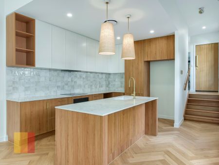 BRAND NEW 3 BEDROOM TOWNHOUSE BACKING ONTO THE BEAUTIFUL KEDRON BROOK! - Photo 4