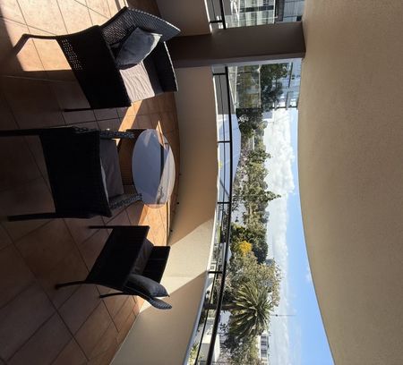 River front spacious two bedroom apartment in a well presented complex with great facilities! - Photo 3