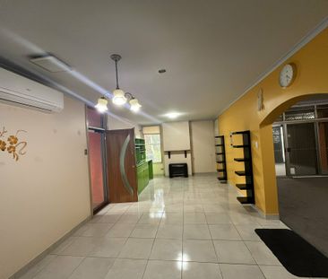 3 BEDROOM, 1 BATHROOM HOUSE IN BRAITLING WITH OUTDOOR SPA - Photo 5