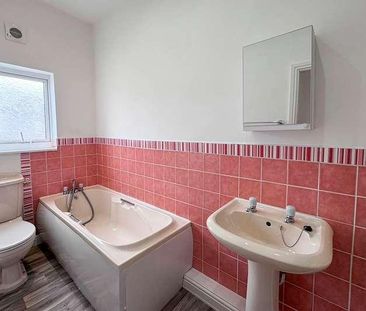 Cavendish Road, Urmston, Manchester, M41 - Photo 6