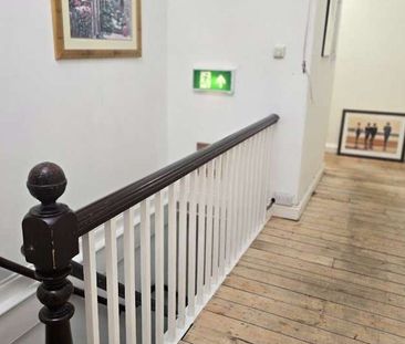 Enormous rooms for rent in beautiful Victorian house Room 15 - Photo 4