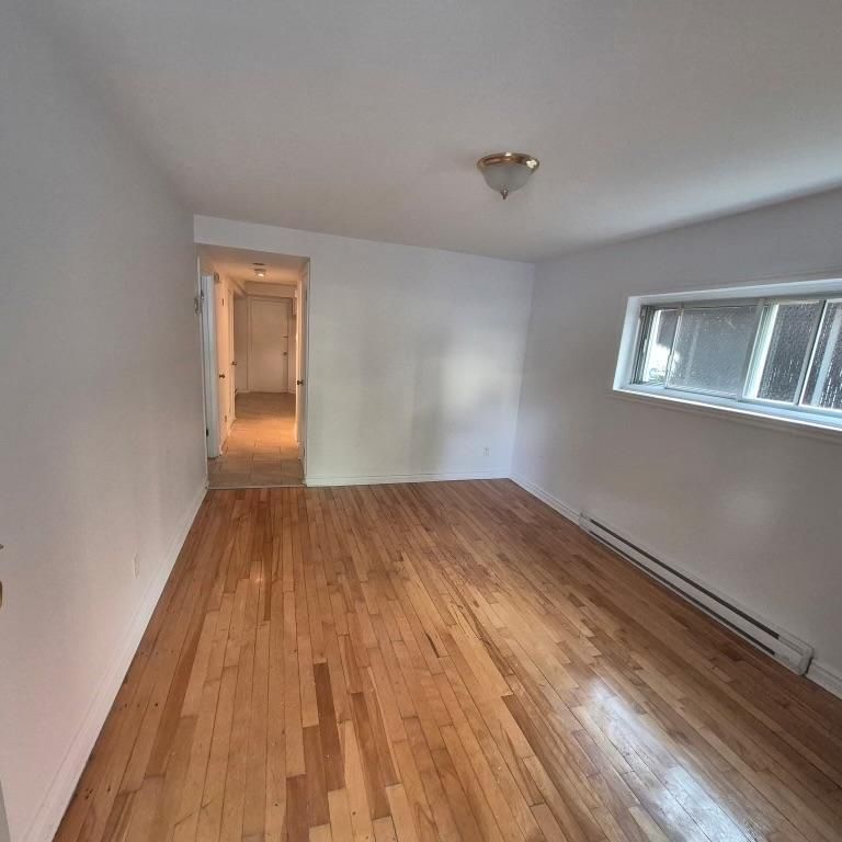 À LOUER – GRAND 3 ½ RÉNOVÉ - Photo 1
