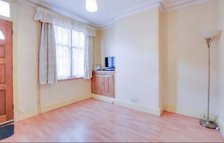 Avenue Road Extension - Photo 2