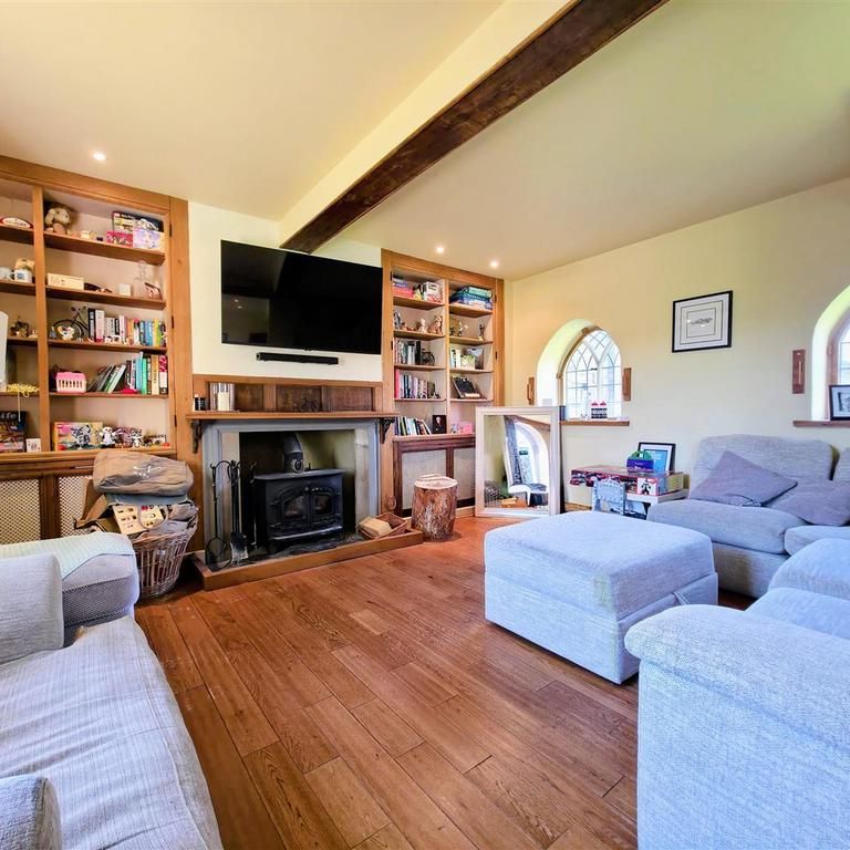 2 bedroom cottage to rent - Photo 1