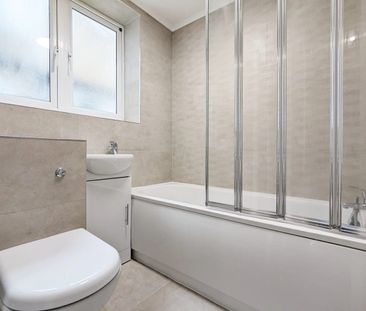 2 Bed Flat, Evesham Road, E15 - Photo 2