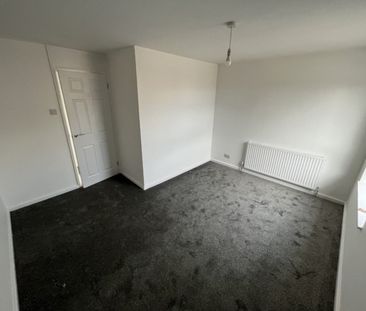 3 bed Semi-Detached - To Let - Photo 4